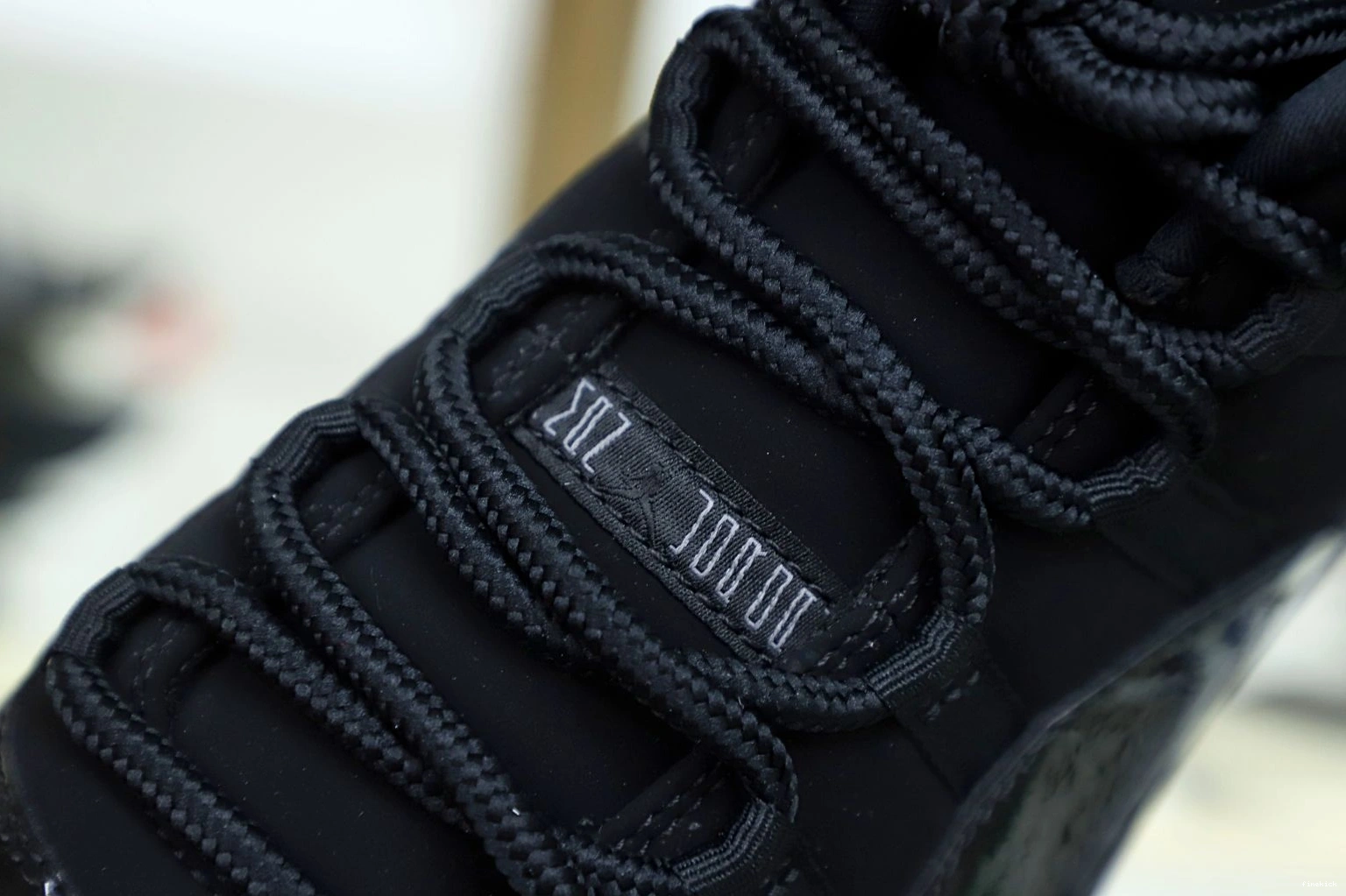 11 RETRO JORDAN GOWN' AIR 'CAP AND 0720